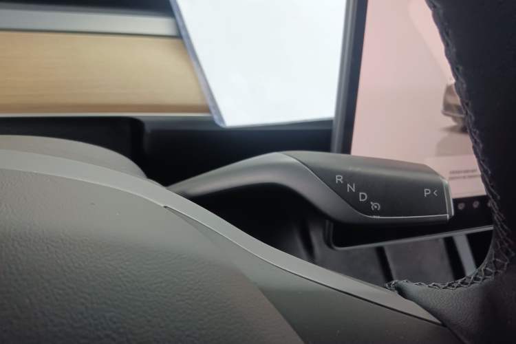 Used Tesla Model Y 2022 Long-Range All-Wheel-Drive Version
