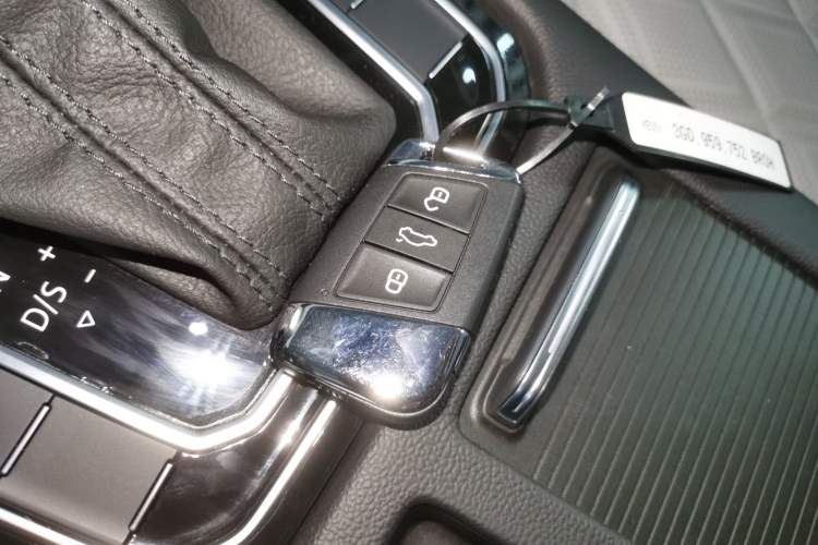 Used Volkswagen Magotan 2024 2 Million Units Zhongxiang Version 330TSI DSG Luxury Edition
