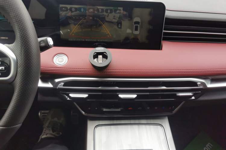 Used JETOUR X70 PLUS 2023 1.6T DCT Stronger 7-Seater
