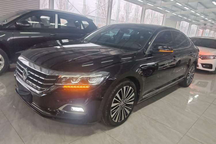 Used Volkswagen Passat 2019 330TSI Luxury Edition China VI Standard
