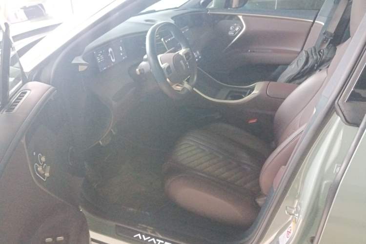 Used  11 2022 Ultra-Long Range Dual-Motor Luxury Edition 4 Seats