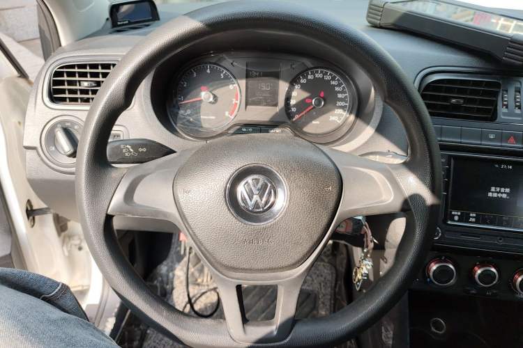 Used Volkswagen Polo 2014 1.4L Manual Fashion Edition