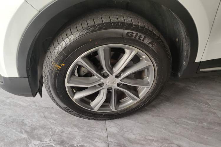 Used Geely Auto Emgrand X7 Sport 2018 1.8TD Automatic Two-Wheel Drive Smart 4G Connected Version
