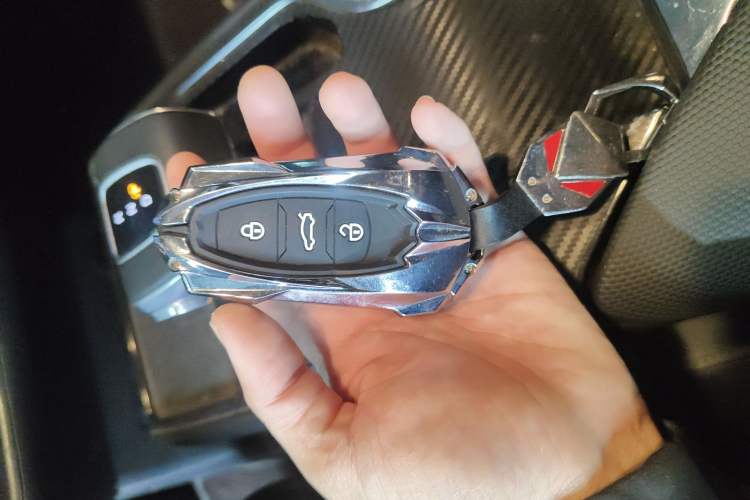 Used Hongqi E-QM5 2022 431 km Charge & Enjoy Edition
