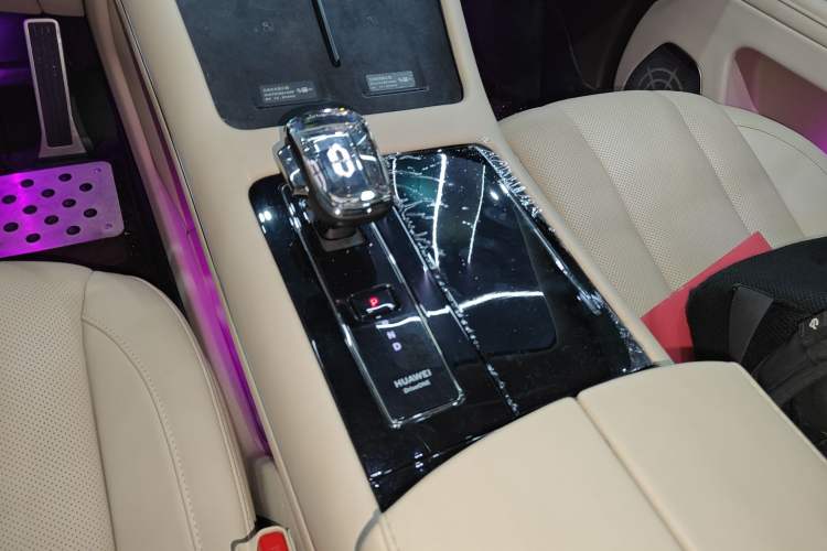 Used Hima AITO M7 2024 1.5T Rear-Drive Plus Version 6 Seats
