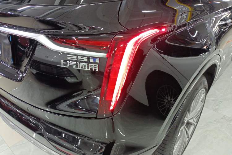 Used Cadillac GT4 2023 25T Luxury Model