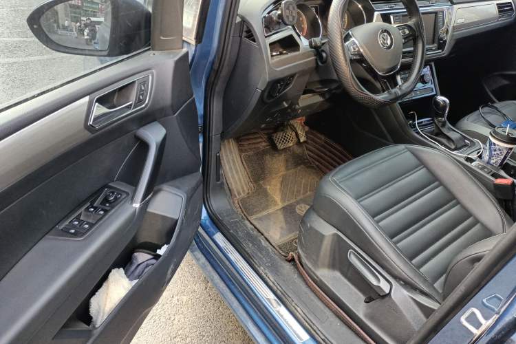 Used Volkswagen Touran 2018 Volkswagen Touran L 280TSI DSG Comfort Edition 7 Seats China VI Standard
