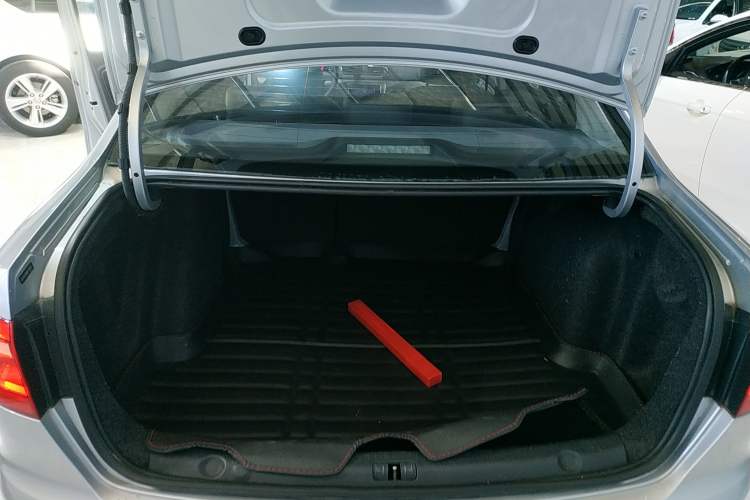 Used Volkswagen Lavida 2013 Restyled Classic 1.6L Automatic Comfort Edition
