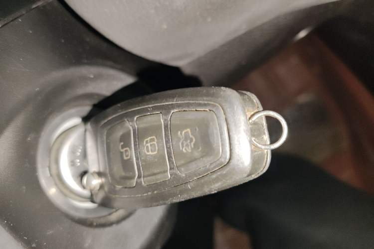 Used Ford Focus 2012 Sedan 1.6L Automatic Fashion Edition
