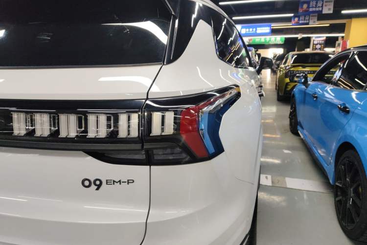 Used Lynk & Co 09 EM-P 2023 2.0TD EM-P Long-Range Version AM Six-Seater
