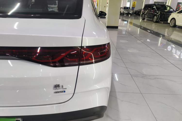 Used BYD Qin L 2025 DM-i Smart Drive 120KM Superior Model
