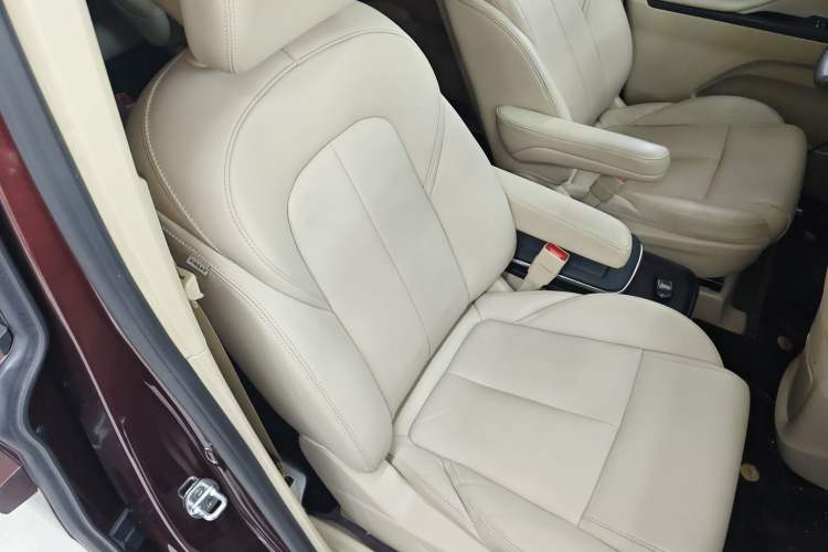 Used Buick GL8 2023 ES Lu Zun Deluxe Model
