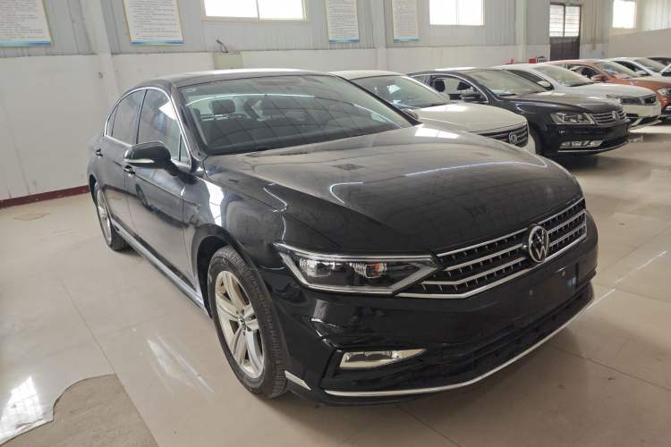 Used Volkswagen Magotan 2025 Zhongxiang Version 280TSI DSG Comfort Edition