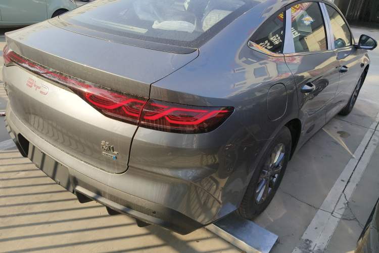 Used BYD Qin L 2025 DM-i Smart Drive 80KM Leading Model