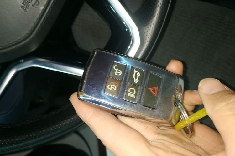 Used Land Rover Range Rover Velar 2022 250 PS Sparkling Heritage Edition
