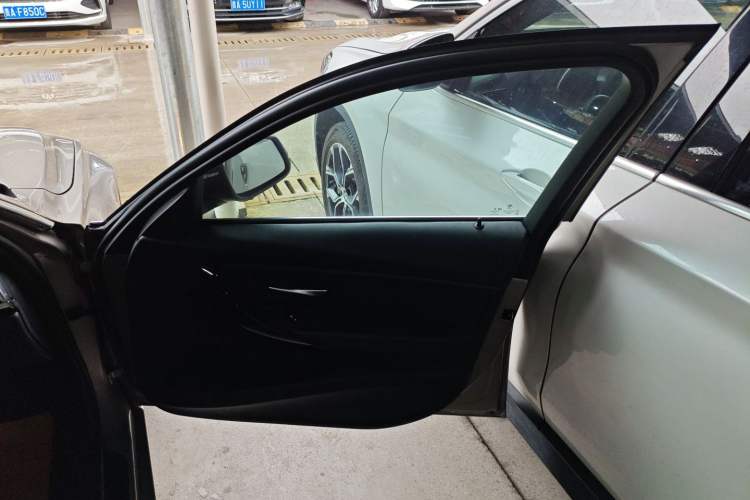 Used BMW 3 Series 2017 320Li Fashion Model
