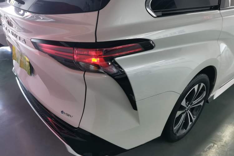 Used Toyota Granvia 2024 2.5L Hybrid Prestige PLUS Edition