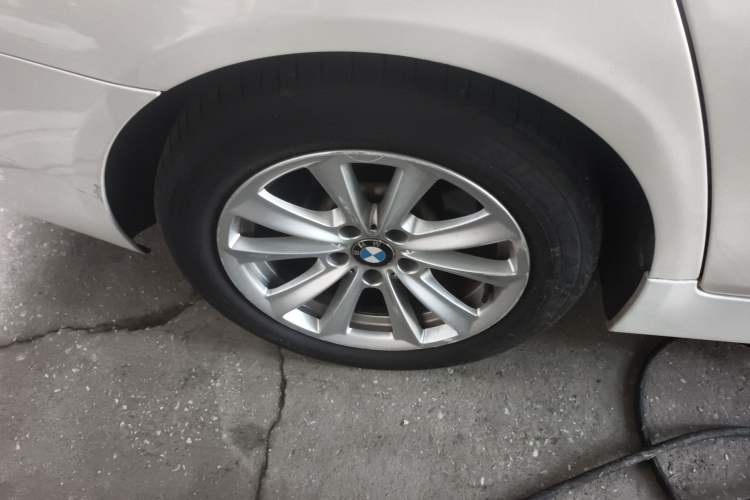 Used BMW 5 Series 2014 520i Elegant Edition
