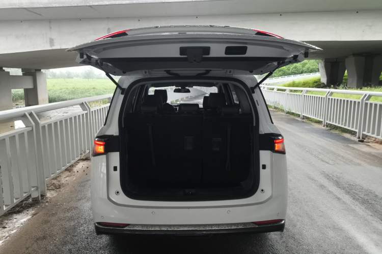 Used Wuling Jiachen 2022 1.5L Manual Comfort Edition