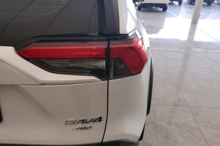 Used Toyota RAV4 2022 2.0L CVT 4x4 Style Plus Edition
