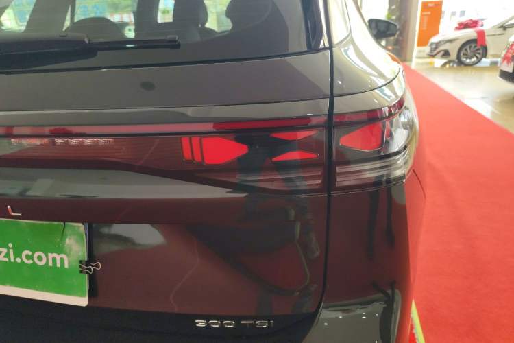 Used Volkswagen Tayron 2025 Tiguan L 300TSI Two-Wheel-Drive Elite Edition