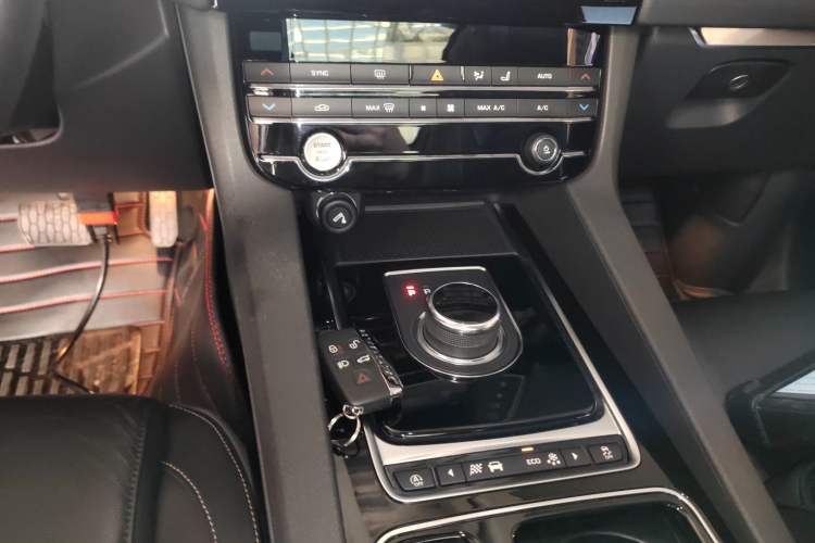 Used Jaguar F-PACE 2018 2.0T Four-Wheel Drive Urban Luxury Edition
