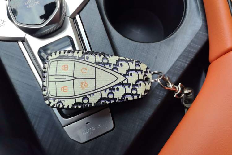 Used Changan UNI-V 2022 1.5T Prestige Version
