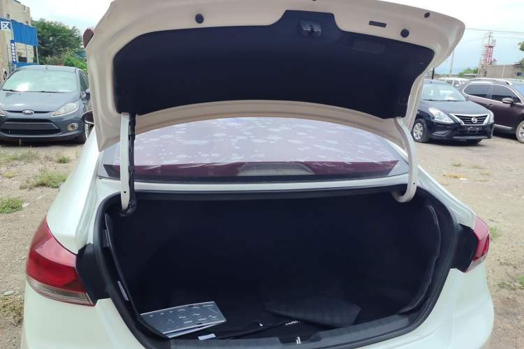 Used Hyundai Elantra 2016 1.6L Manual ZhiXuan·Youth Edition
