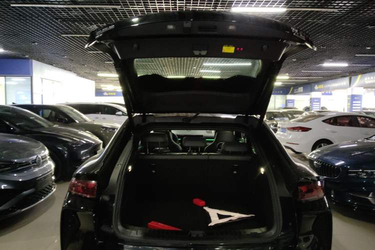 Used BYD Song L EV 2025 Intelligent Driving Version 662 km LiDAR Excellence Edition
