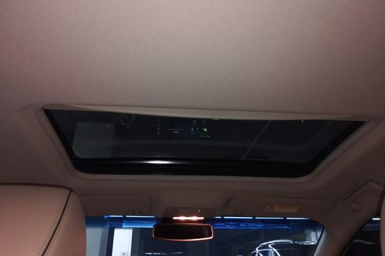 Used Buick GL8 2021 Land Cruiser Executive Class 652T Luxury Model
