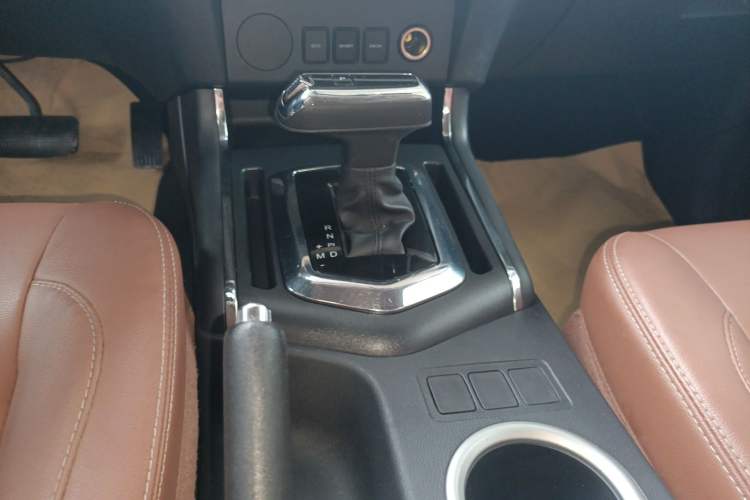 Used Dongfeng Ruichi 6 2021 2.3T Automatic Two-Wheel Drive Diesel Luxury Long-Box M9T
