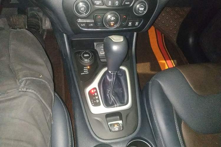 Used  Cherokee 2017 2.4L Superior Edition