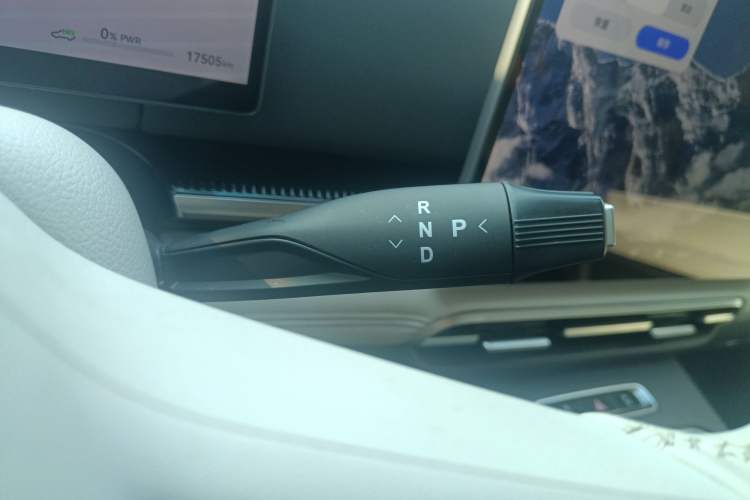 Used VOYAH Dream 2025 PHEV Four-Wheel-Drive Flagship Version – Qiankun Edition
