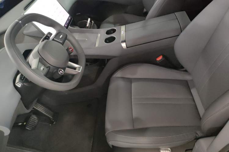 Used  YU7 2025 Ultra-Long Range High-Performance All-Wheel-Drive Max Edition
