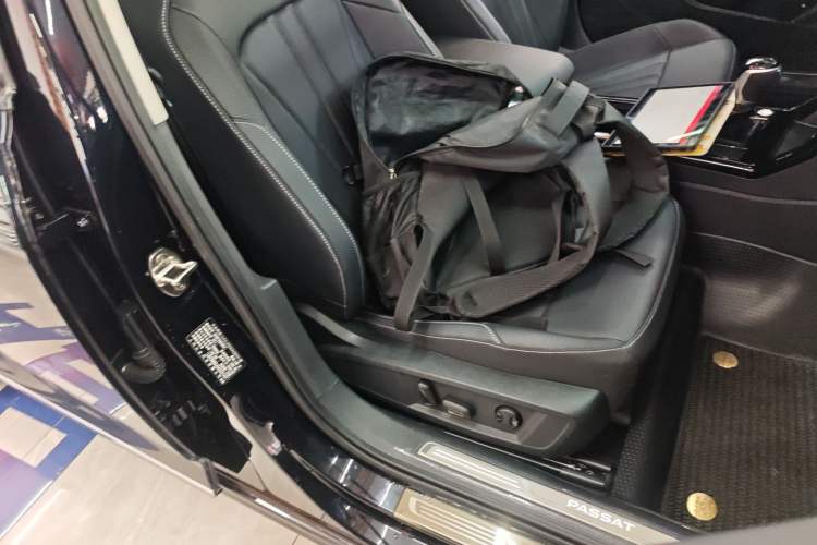 Used Volkswagen Passat 2025 Outstanding Model 380TSI Starry Dragon Glorious Edition
