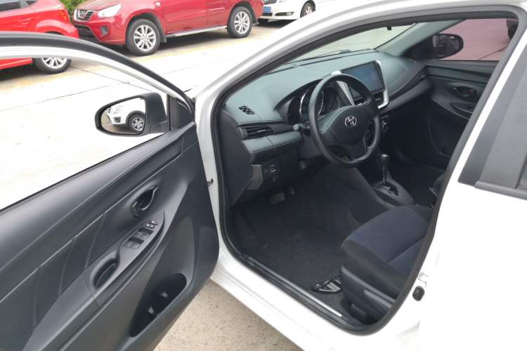 Used Toyota YARiS L 2016 Revised 1.5E CVT Charming Edition
