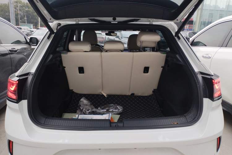 Used Volkswagen T-ROC 2025 300TSI DSG Two-Wheel Drive Chen Guang Edition