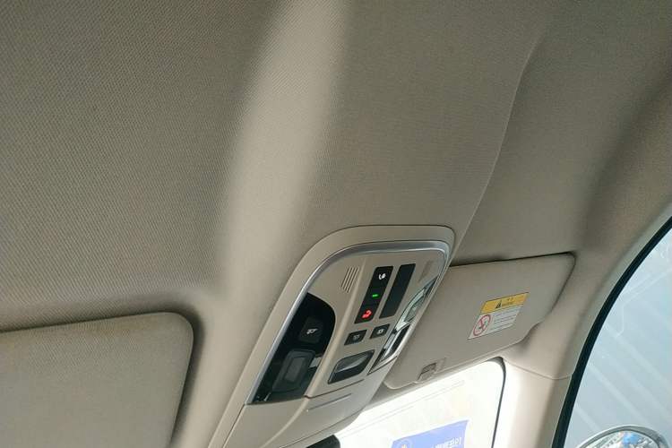 Used Wey VV5 2019 1.5T Two-Wheel Drive Color Pioneer
