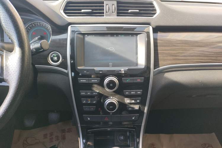 Used Haval H2 2016 Red Label 1.5T Manual Two-Wheel Drive Elite Model