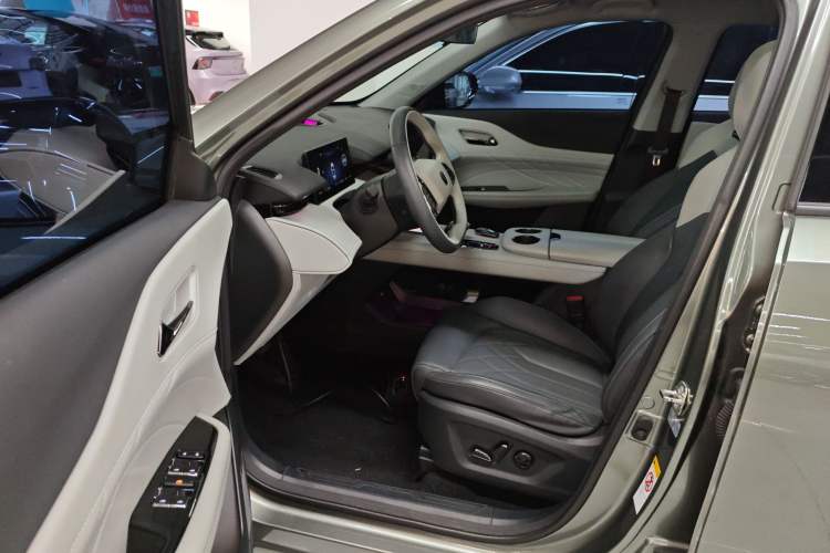 Used Changan UNI-Z New Energy 2024 Blue Whale Smart Electric iDD 125km Excellence Model
