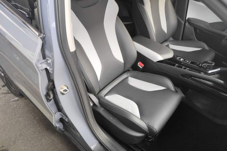 Used Geely Auto Coolray 2022 Bin Yue COOL 1.5TD DCT Ignite Edition
