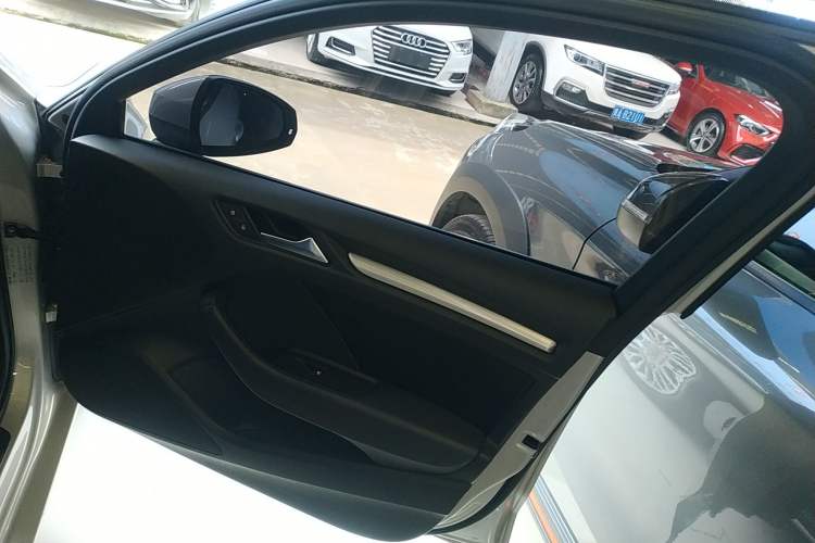 Used Audi A3 2014 Limousine 35 TFSI Automatic Fashion Model
