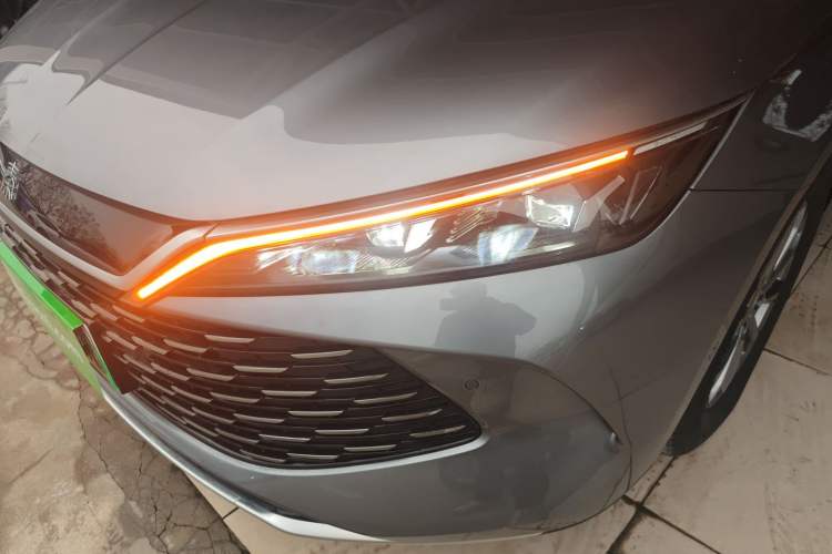 Used BYD Qin L 2025 DM-i Smart Drive 80KM Leading Model
