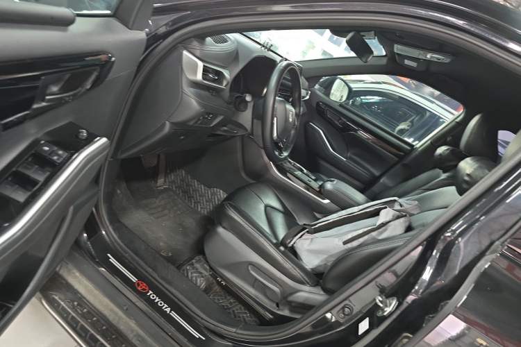 Used Toyota Crown Kluger 2021 2.5L HEV Two-Wheel Drive Entry Version
