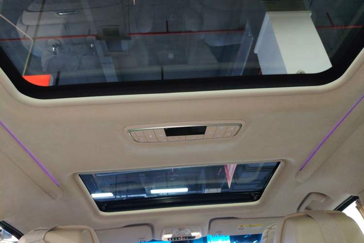 Used Buick GL8 2020 Avenir Avia Six-Seat Deluxe Edition
