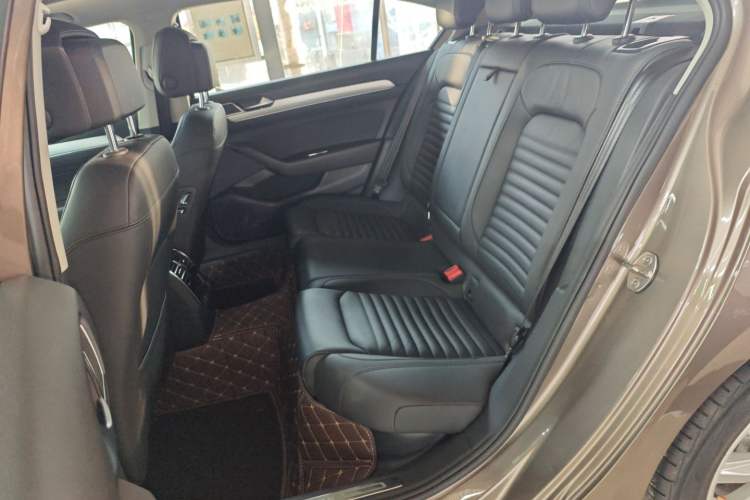 Used Volkswagen Magotan 2019 330TSI DSG Leading Edition China V Standard
