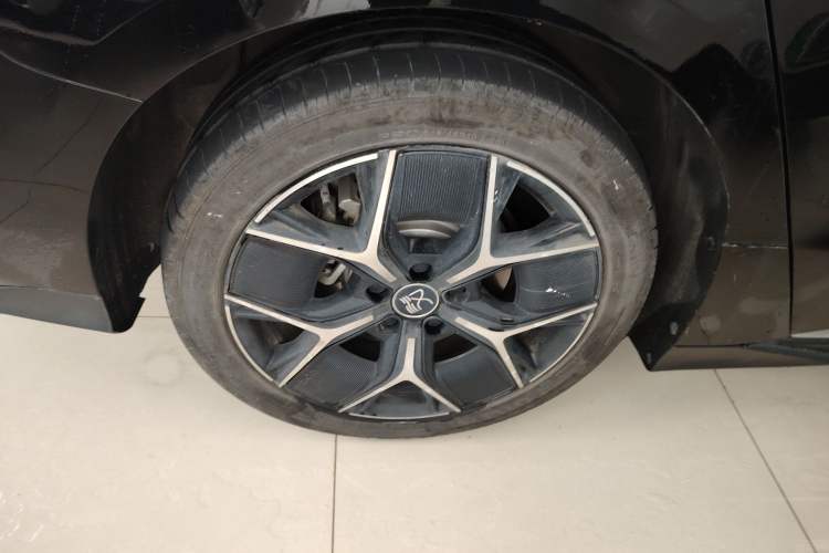 Used BYD Han 2024 EV Glory Edition 605KM Front-Wheel-Drive Premium Model
