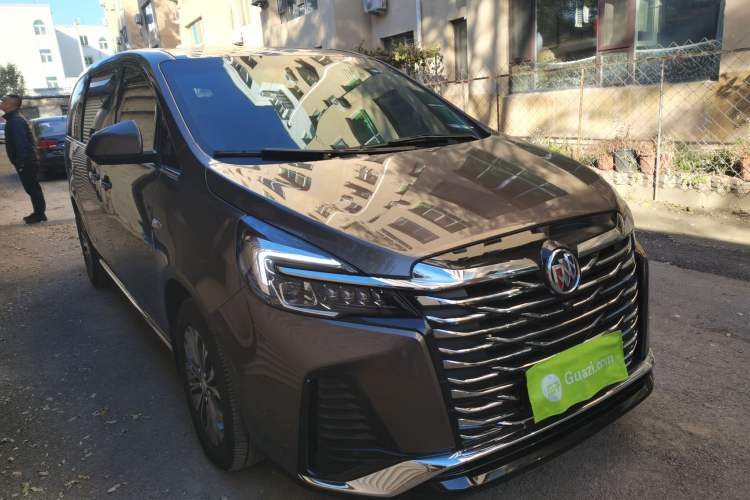 Used Buick GL8 2023 Facelifted Land Cruiser Executive Luxury Version
