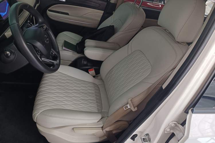 Used GAC Trumpchi M6 2021 270T DCT Elite Edition (7-seater)
