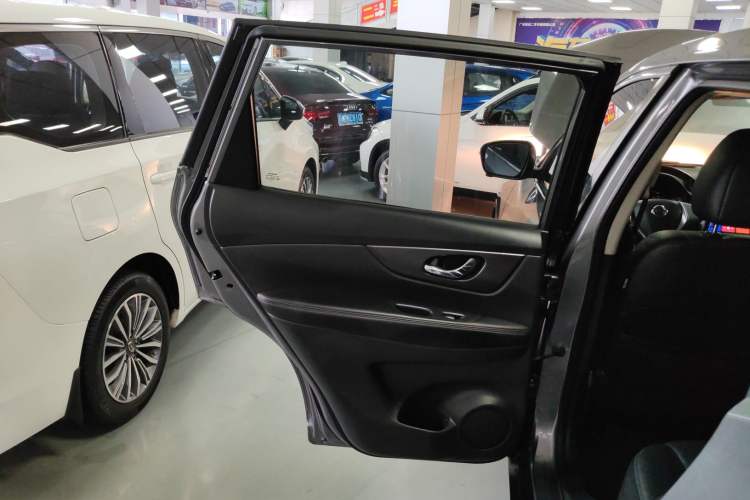 Used Nissan X-Trail 2014 2.0L CVT Comfort Edition 2WD
